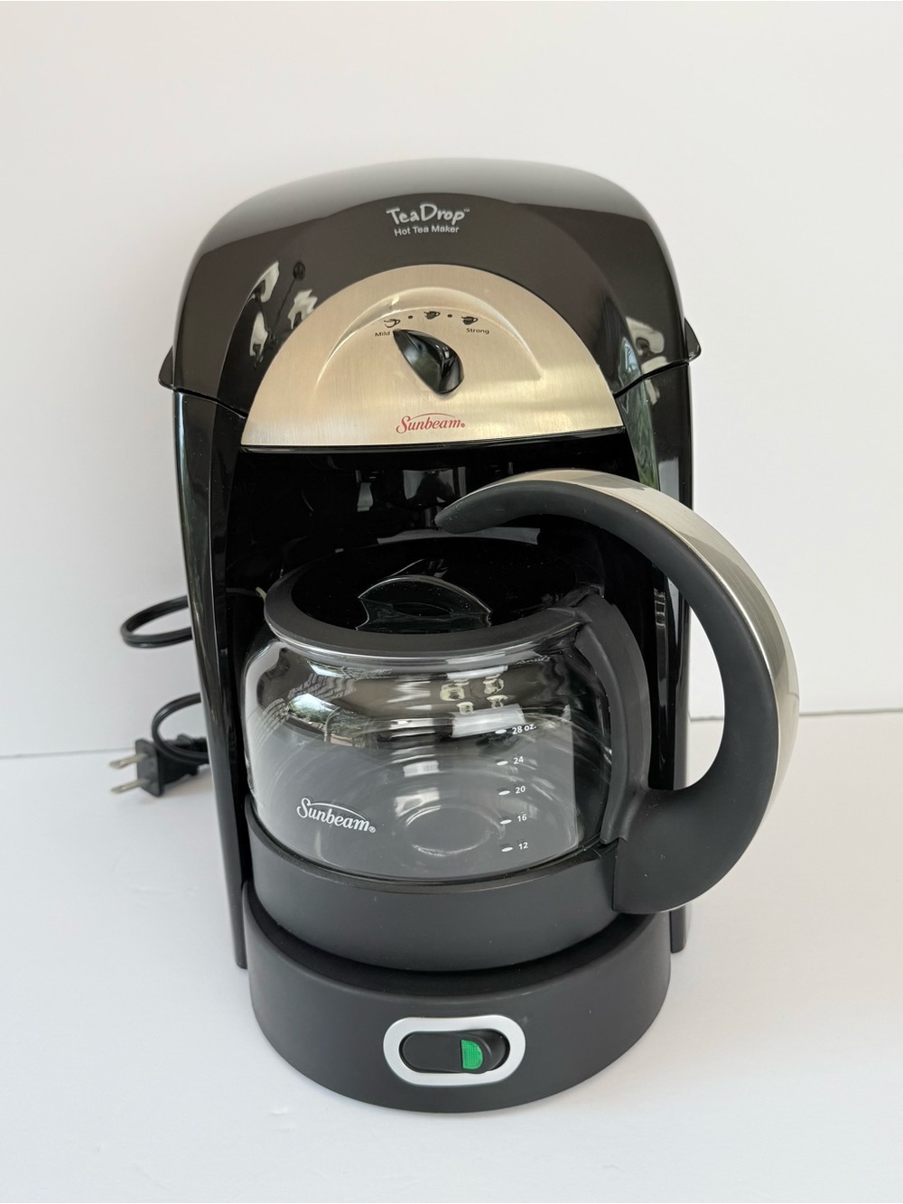 Sunbeam Tea Drop Auto Hot & Iced Tea Maker 28 Oz Model HTM5 Glass Carafe Black